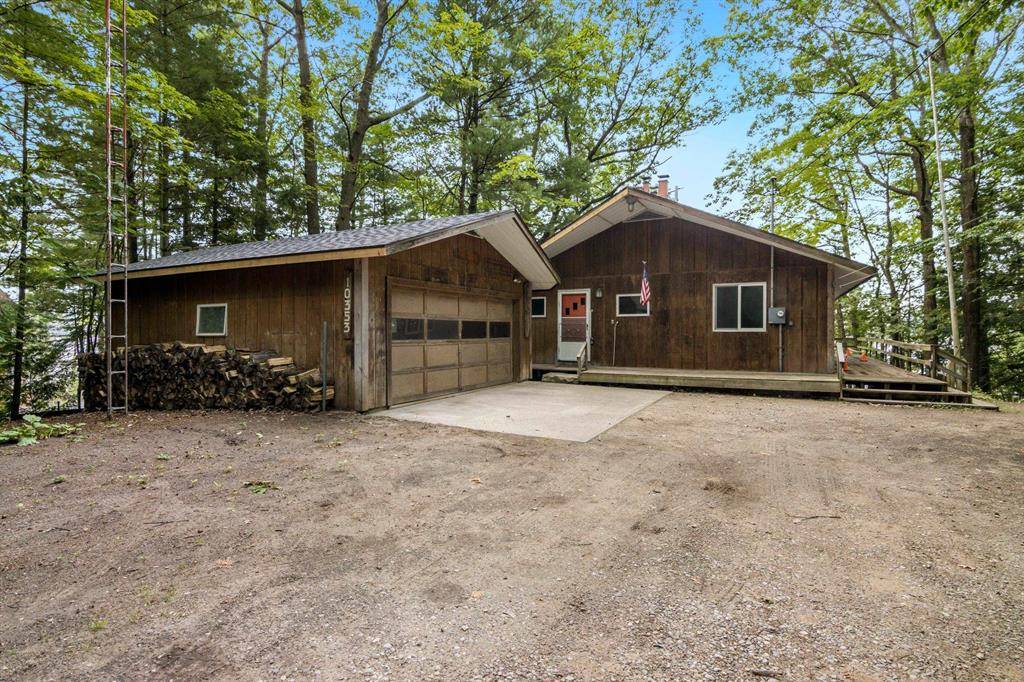 10353 Wildwood Road, Green Lake Twp, MI 49643