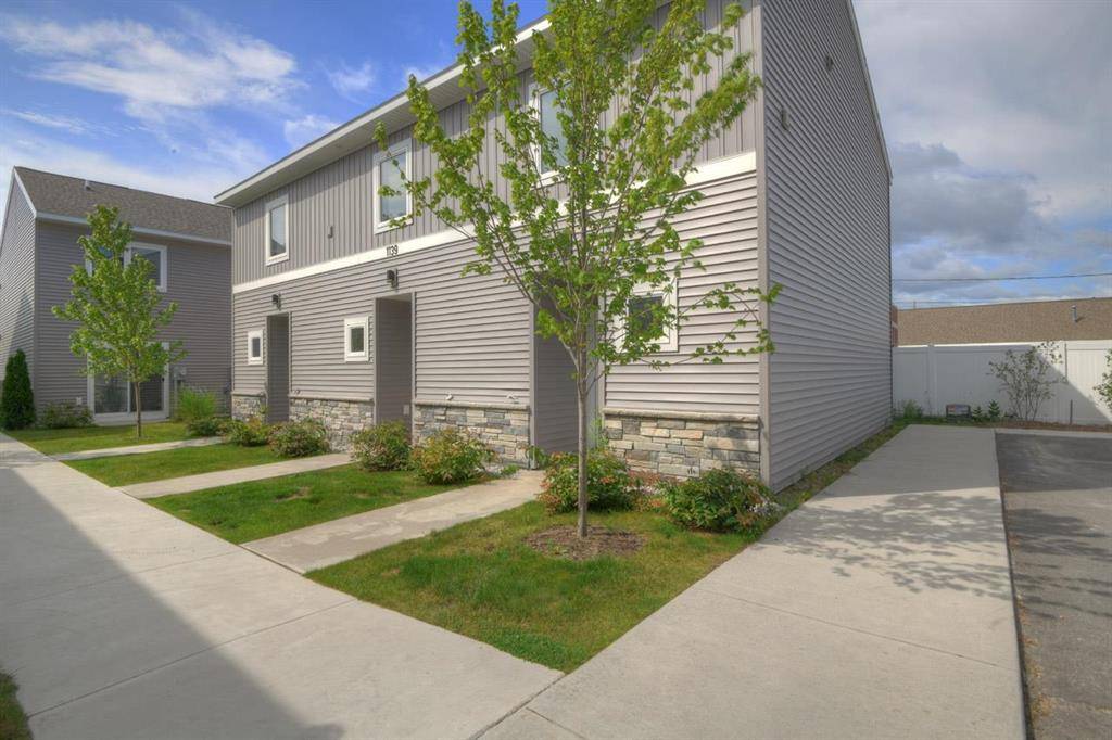Traverse City, MI 49686,1139 E Eighth Street 8