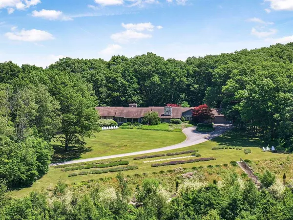 1461 N Eagle Highway, Leland Twp, MI 49653