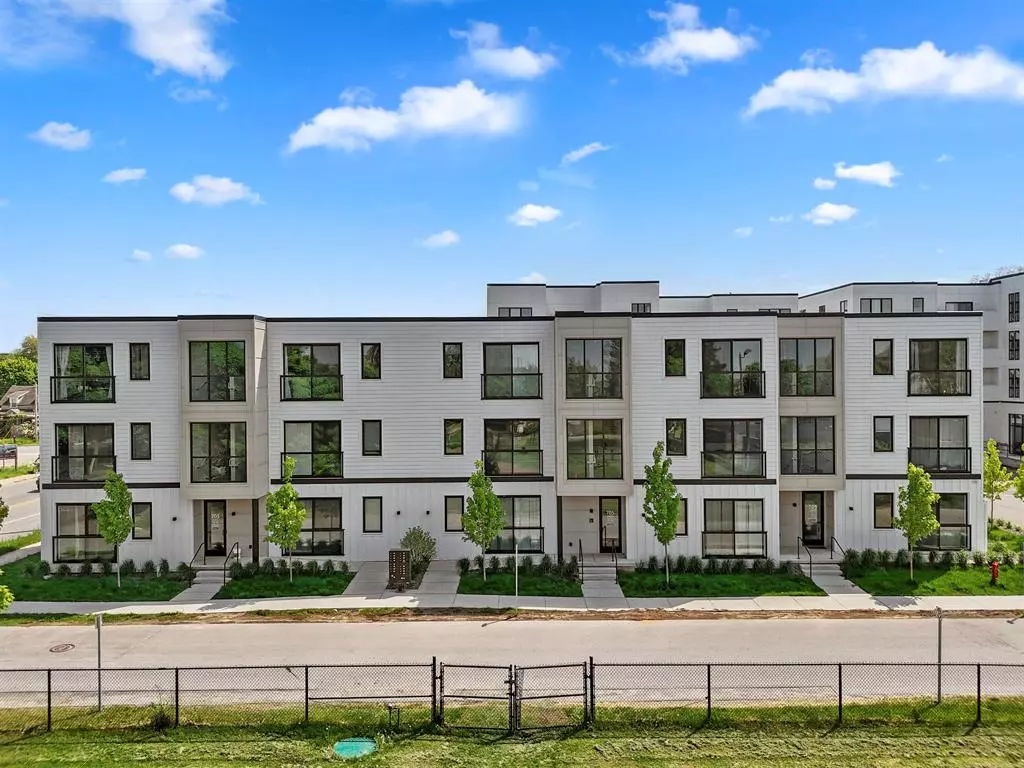 Traverse City, MI 49684,705 Cypress Street 207