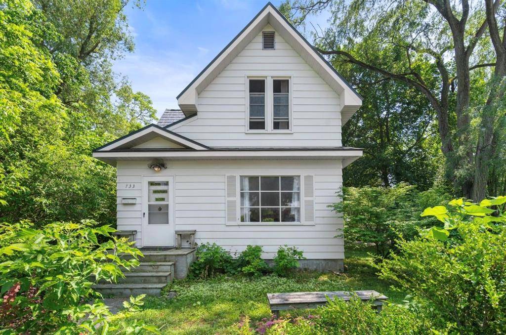733 Sixth Street, Traverse City, MI 49684
