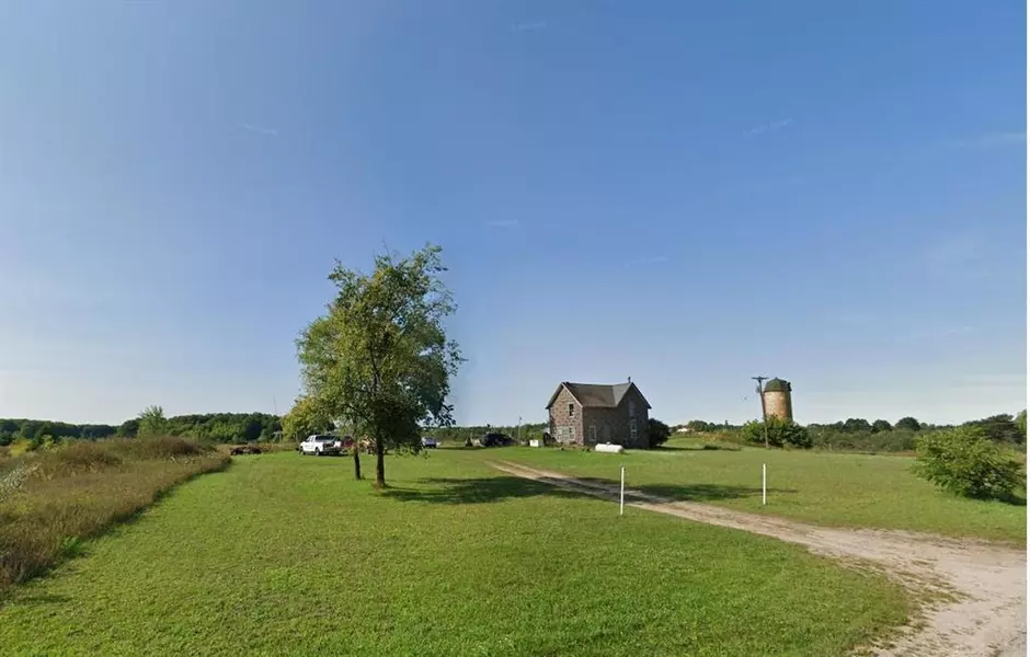 2402 E Sparling Road, Paradise Twp, MI 49649