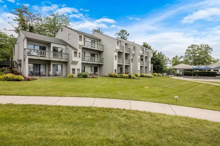 5584/5585 Creeks Crossing 5584/5585, Acme Twp, MI 49690