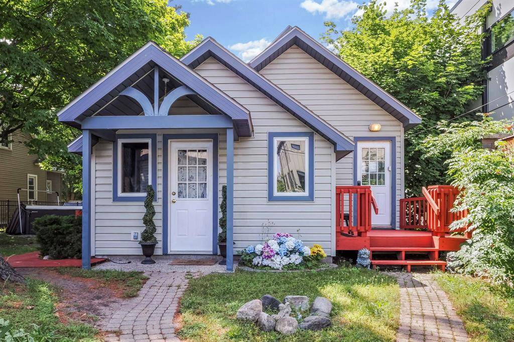 Traverse City, MI 49684,120 N Oak