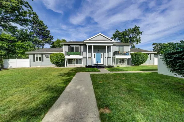 1021 Centre Street 11, Traverse City, MI 49686