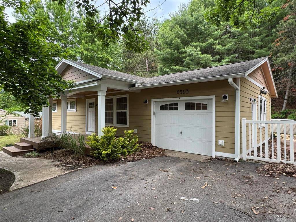 Peninsula Twp, MI 49686,6393 Center Road
