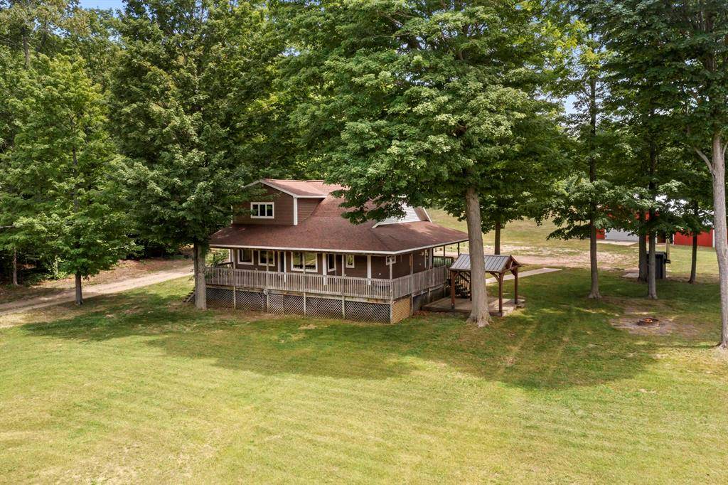 3213 S Carmean Road, Colfax Twp, MI 49683