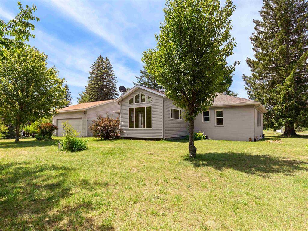 3703 S Carmean Road, Colfax Twp, MI 49683
