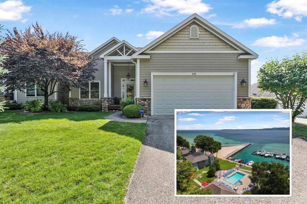 898 N Bay Cliff Drive 25, Suttons Bay Twp, MI 49682
