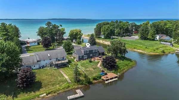 Elk Rapids Twp, MI 49629,6705 W Harbor Drive Lot: 17
