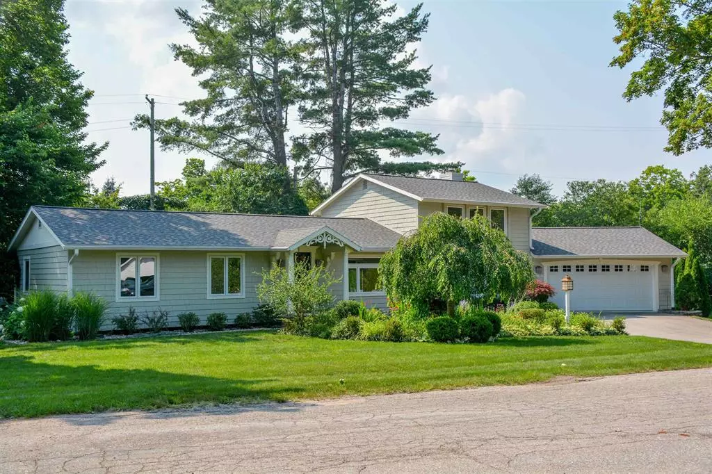 Peninsula Twp, MI 49686,623 Edmar Drive