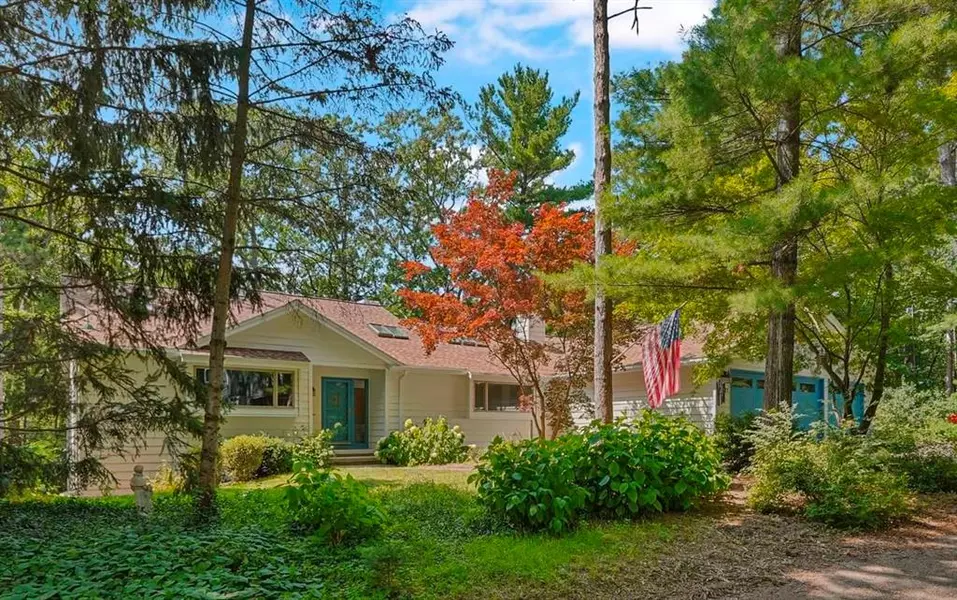 1721 Timber Lane Drive, Peninsula Twp, MI 49686