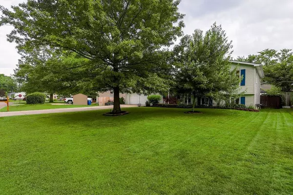 5515 S Aylesbury Drive, Waterford Twp, MI 48327