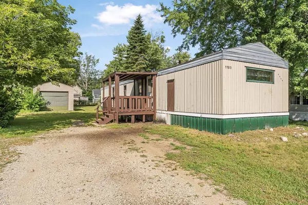 1105 Dandy, Cadillac, MI 49601