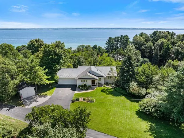 3939 Blue Heights Drive, Peninsula Twp, MI 49686