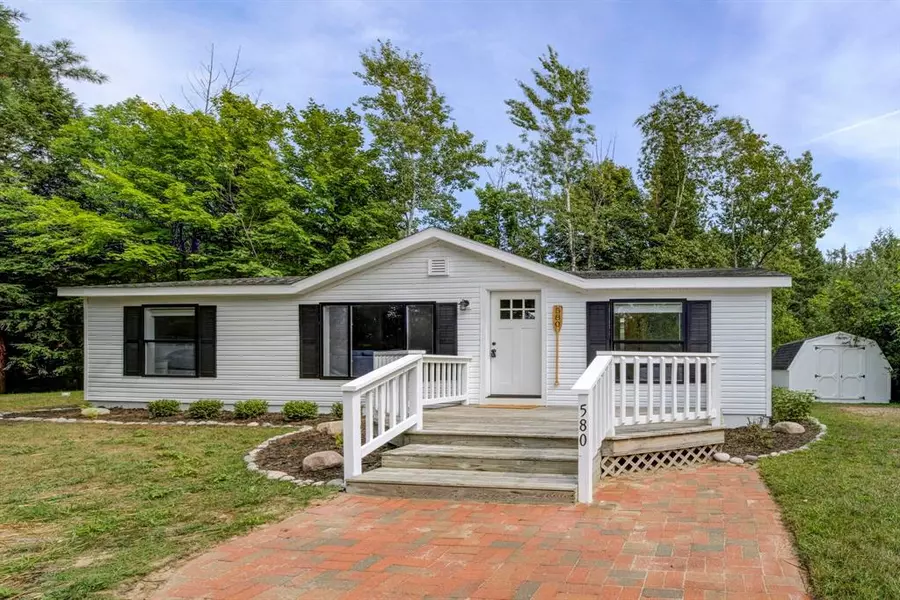 580 N Popp Road, Leland Twp, MI 49653