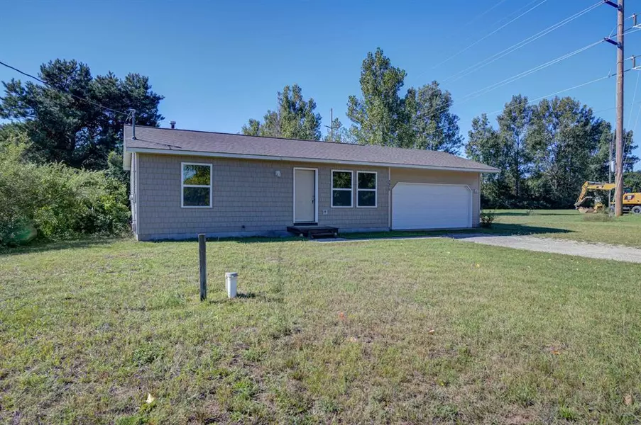 5975 Barney Road, Garfield Twp, MI 49684