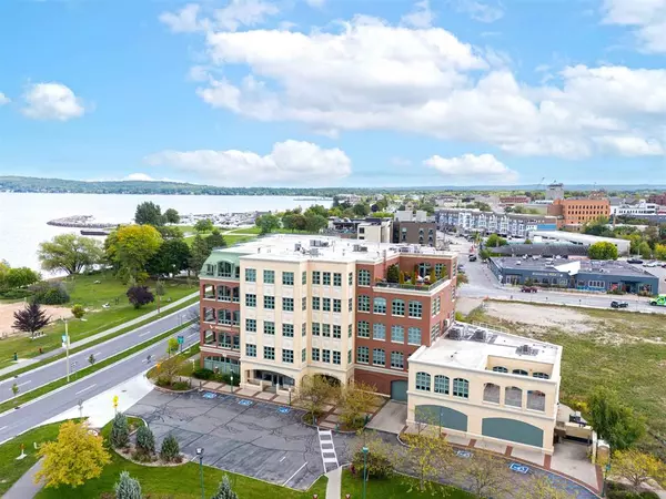 333 Grandview Parkway Unit: 205, Traverse City, MI 49684