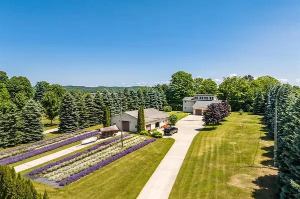4133 Old Mission Road, Peninsula Twp, MI 49686