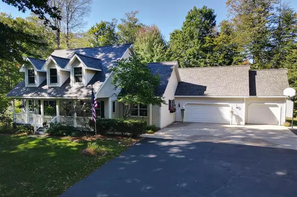 12900 S Woodhaven Lane, Kasson Twp, MI 49684
