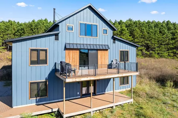 2528 N Setterbo Road, Suttons Bay Twp, MI 49682