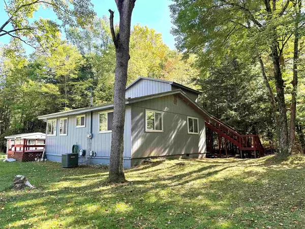 5489 S Kings Highway, Cherry Valley Twp, MI 49623