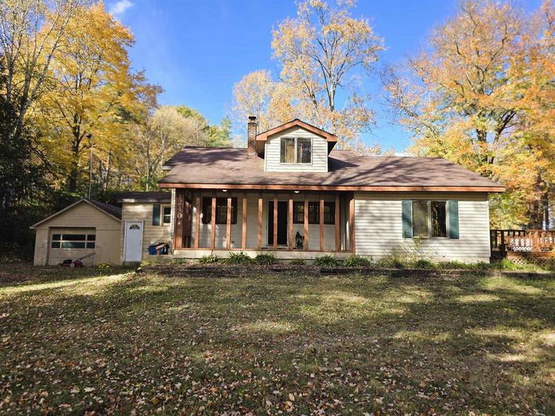 1240 W Chippewa River Road, Midland, MI 48640