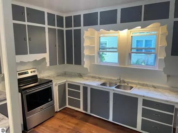 Mt. Pleasant, MI 48858,221 W Locust