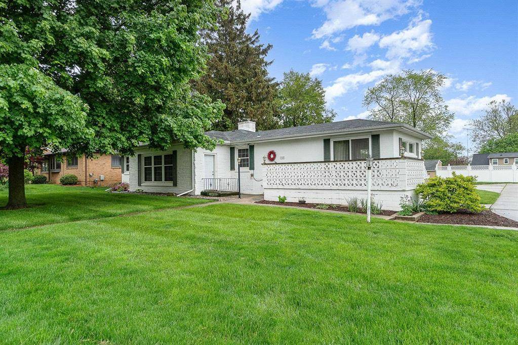 1027 W Superior Street, Alma, MI 48801