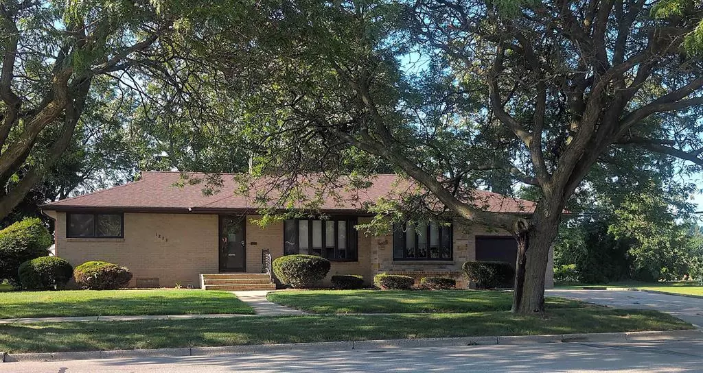 1223 North Drive, Mt. Pleasant, MI 48858