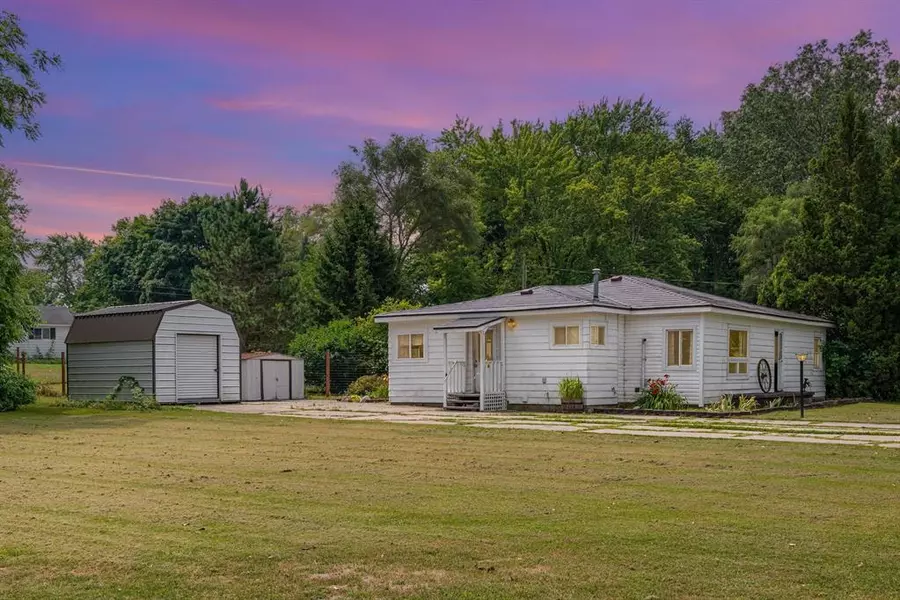 235 Riverside Drive, Alma, MI 48801