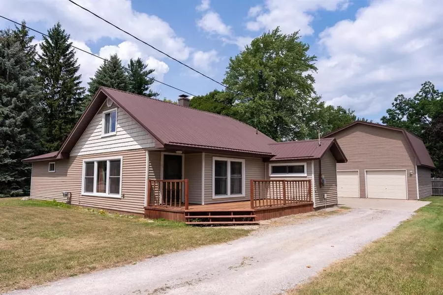 206 W Railway Street, Coleman, MI 48618