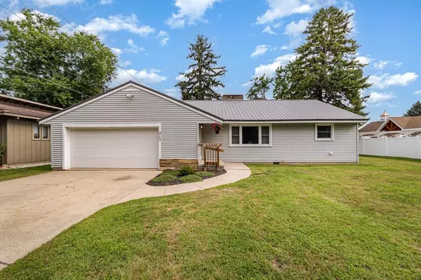 215 E Chestnut Street, Breckenridge Vlg, MI 48615
