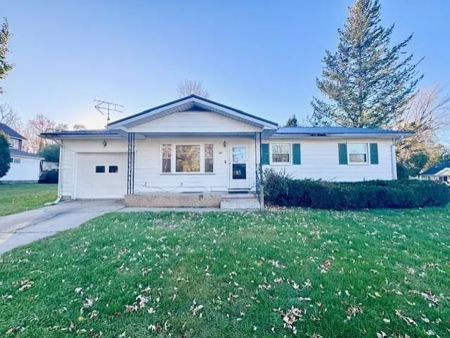 327 Eaton Street, Breckenridge Vlg, MI 48615