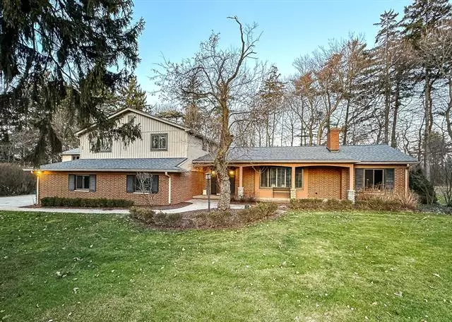 3515 Walbri Drive, Bloomfield Twp, MI 48304