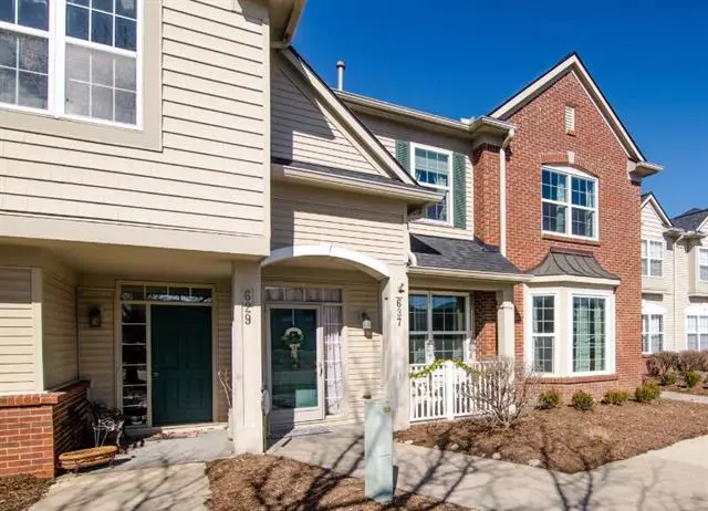 637 Abbington Court 223, Genoa Twp, MI 48843