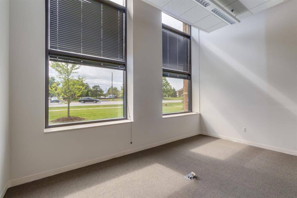 Farmington Hills, MI 48335,22710 Haggerty Road 132