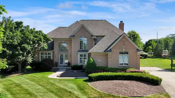 44297 Deep Hollow Circle, Northville, MI 48168