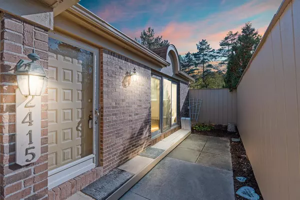 2415 Rochelle Park Drive,  Rochester Hills,  MI 48309