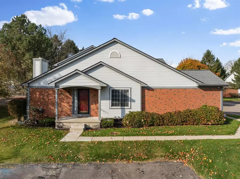 463 Winwood Circle 124, Walled Lake, MI 48390