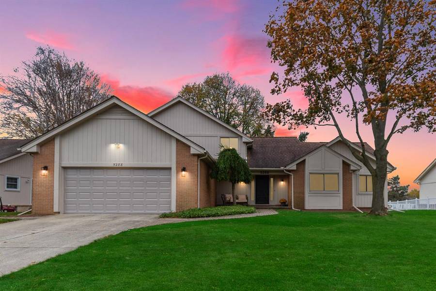 5288 Cheltenham Drive, Troy, MI 48098