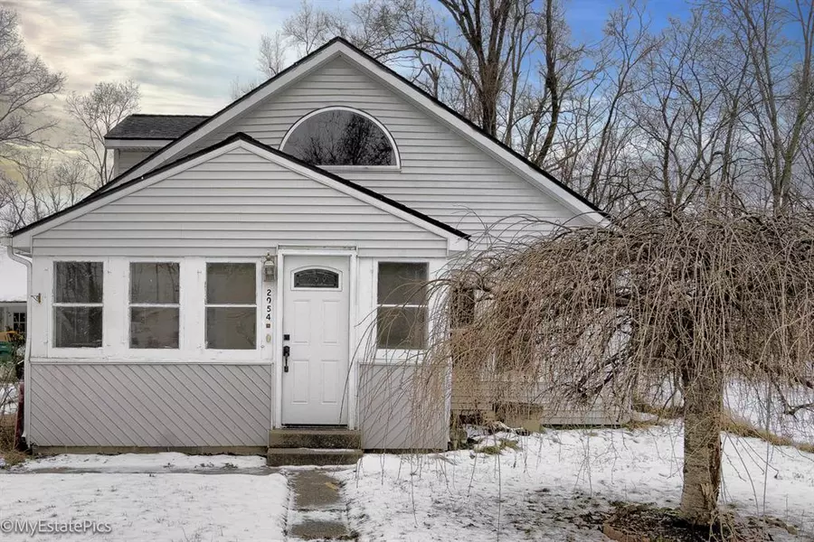 2054 Bradley Avenue, Ypsilanti, MI 48198