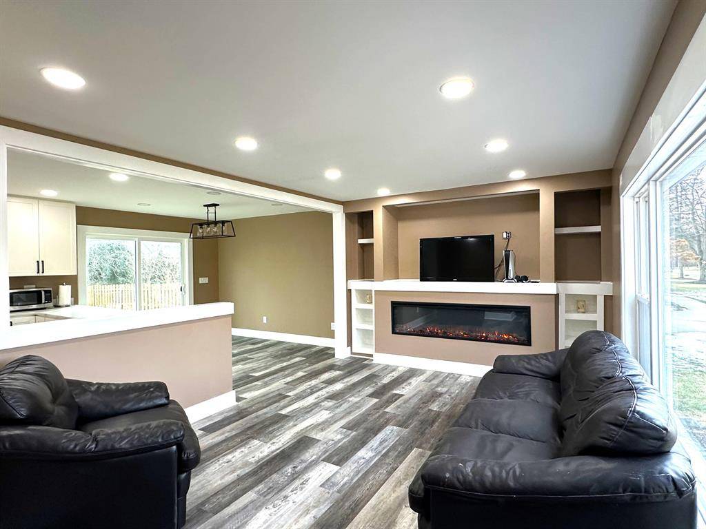 Southfield, MI 48033,25511 Hickory Hill Street