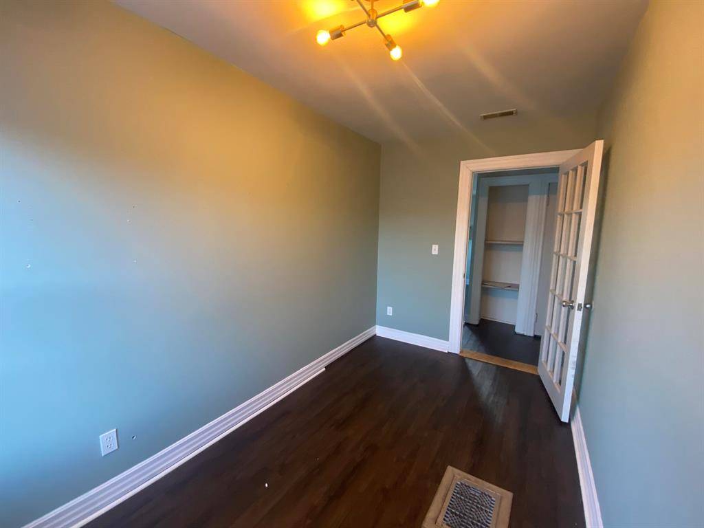 Grosse Ile Twp, MI 48138,7717 Macomb Street 5