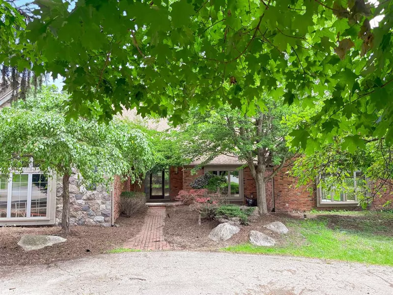 4489 Cranbrook Trail, Orchard Lake Village, MI 48323
