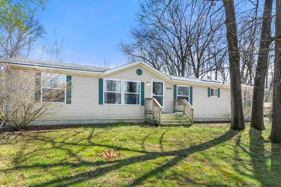 6545 Hiller Avenue, Hamburg Twp, MI 48189