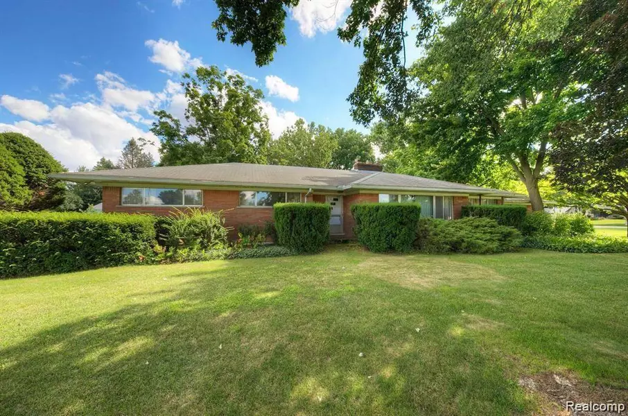 48707 8 Mile Road W, Northville Twp, MI 48167