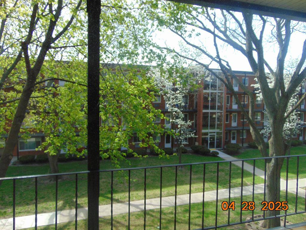 2915 W 13 Mile Road 308, Royal Oak, MI 48073