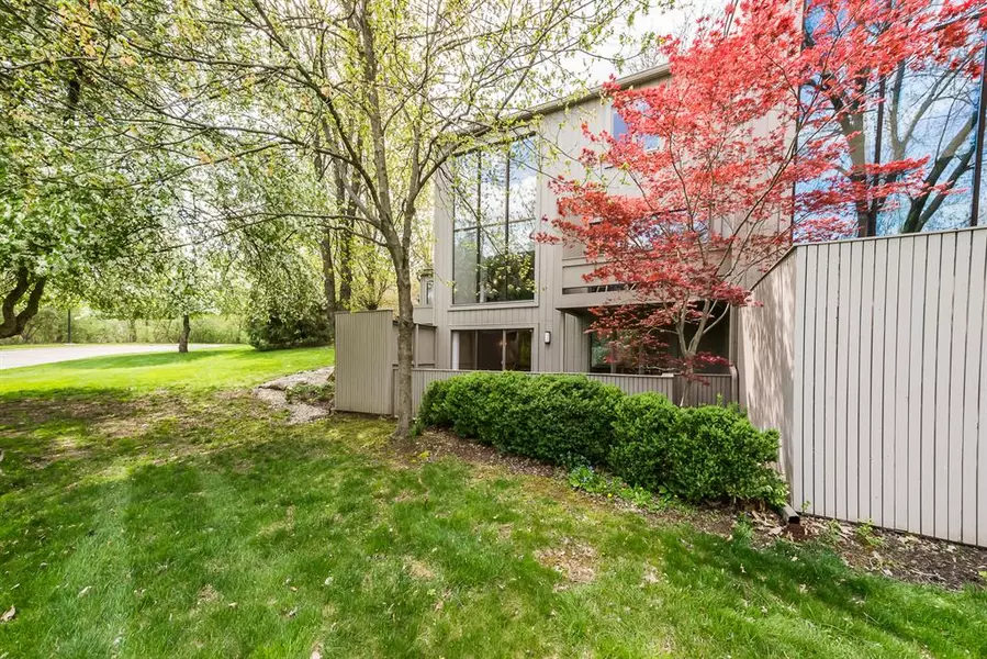 2102 Overlook Court, Ann Arbor, MI 48103