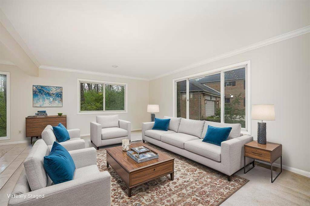 Ann Arbor, MI 48105,3949 Waldenwood Drive